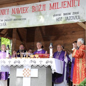 Nadbiskup Kutleša predvodio misu zadušnicu i obred ukopa ostataka žrtava bačenih u jamu Jazovka